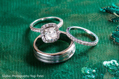 Indian couple's wedding rings capture Indian couple's wedding rings capture
