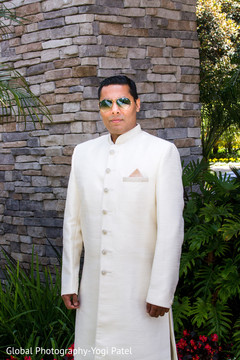 Elegant indian groom's portrait Elegant indian groom's portrait