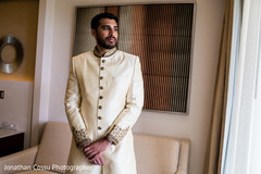 Enchanting indian groom's wedding outfit Enchanting indian groom's wedding outfit