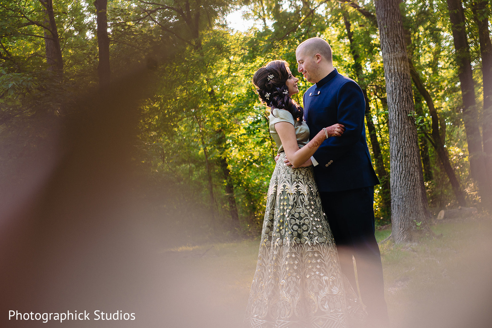 Outdoor themed indian bride and groom's photo session | Photo 176548