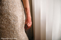 See this dazzling indian bride's mehndi art See this dazzling indian bride's mehndi art