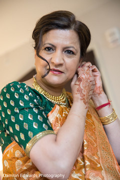 Maharani's mom getting ready Maharani's mom getting ready