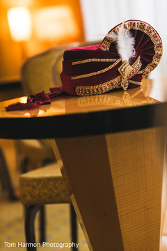 Spectacular burgundy and gold turban Spectacular burgundy and gold turban