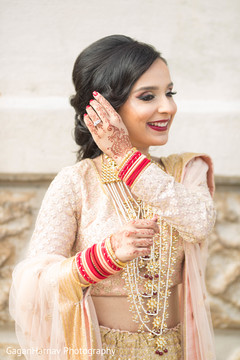Take a look at this stunning indian bride Take a look at this stunning indian bride