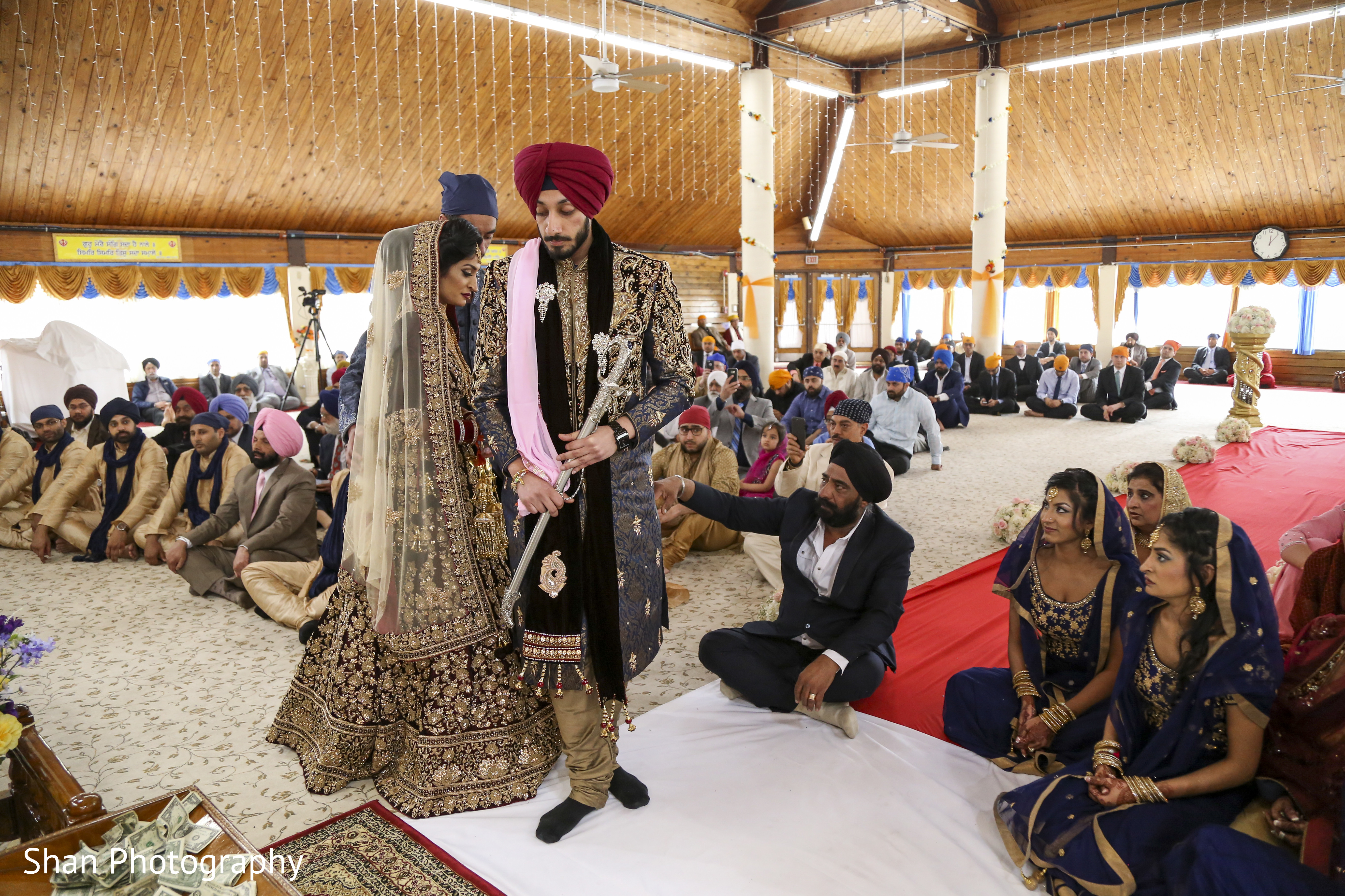 Indian couple at wedding ceremony | Photo 179270