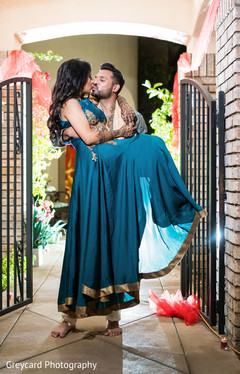 Enchanting indian lovebirds photography