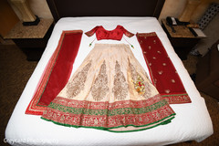 Indian bride's wedding outfit Indian bride's wedding outfit