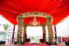 Awesome indian wedding stage decor Awesome indian wedding stage decor