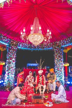 Take a look at this traditional indian wedding ceremony. Take a look at this traditional indian wedding ceremony.
