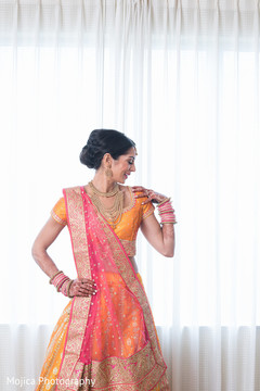 Glamorous Indian bride style. Glamorous Indian bride style.