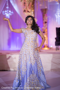 Indian bride's dance performance Indian bride's dance performance