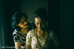 See the Final touch ups for this charming indian bride. See the Final touch ups for this charming indian bride.