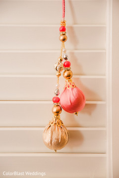 Indian bride's wedding accessories Indian bride's wedding accessories