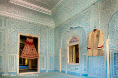 Indian bride and groom's wedding outfit Indian bride and groom's wedding outfit