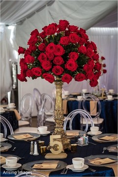 Marvelous Indian wedding reception red roses decoration. Marvelous Indian wedding reception red roses decoration.