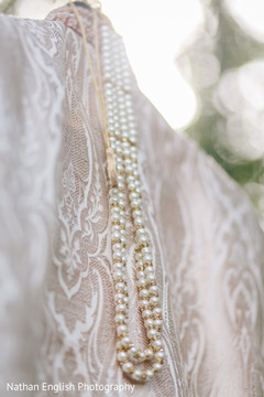 Indian groom's wedding accessories Indian groom's wedding accessories