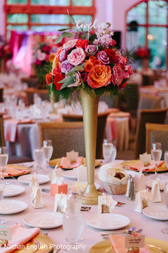 Dazzling tall floral centerpiece Dazzling tall floral centerpiece