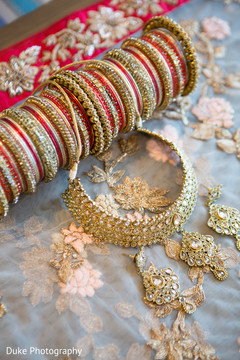 Marvelous Indian wedding ceremony bridal jewelry. Marvelous Indian wedding ceremony bridal jewelry.