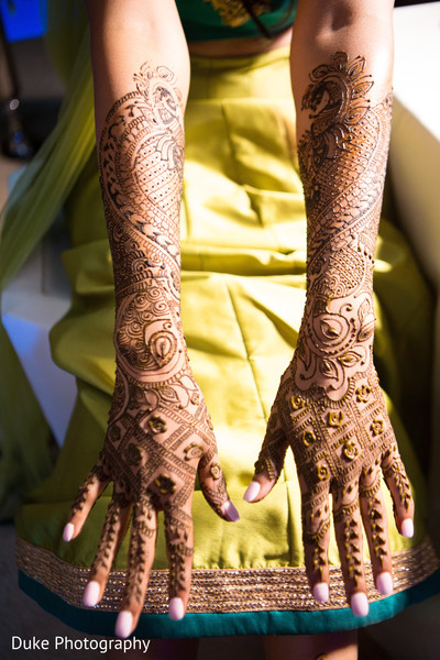 mehndi art,indian pre-wedding celebration,indian pre-wedding fashion,indian bride