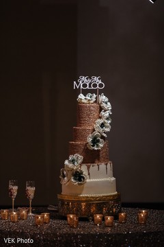 Detail of the amazing Indian wedding cake.