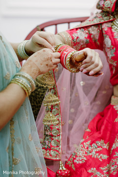 Indian bride's wedding jewelry capture Indian bride's wedding jewelry capture