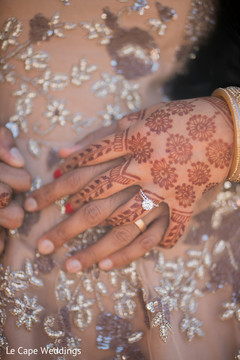 Lovely indian bride mehndi art Lovely indian bride mehndi art
