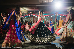 Stunning maharani performing a choreography with bridesmaids Stunning maharani performing a choreography with bridesmaids