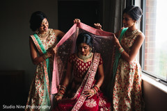 Lovely moment between the maharani and her sisters Lovely moment between the maharani and her sisters