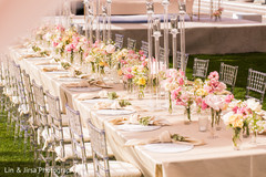 Overview of the beautiful Indian wedding table and centerpieces Overview of the beautiful Indian wedding table and centerpieces