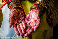 Incredible mehndi design on the maharani's hands Incredible mehndi design on the maharani's hands
