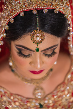 Stunning emerald green and gold tikka Stunning emerald green and gold tikka