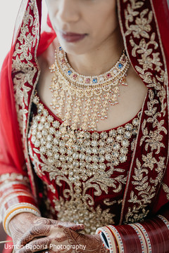 Sari and bridal jewelry details from the maharani Sari and bridal jewelry details from the maharani