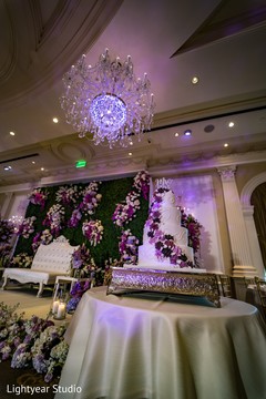 Lovely indian wedding cake matching with backdrop Lovely indian wedding cake matching with backdrop