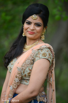 Charming maharani posing capture. Charming maharani posing capture.