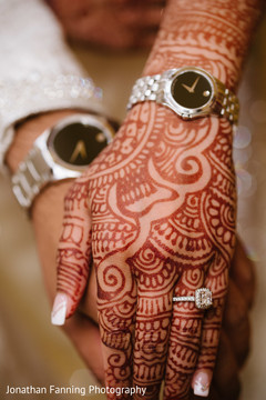 Fascinating Indian bridal mehndi art. Fascinating Indian bridal mehndi art.