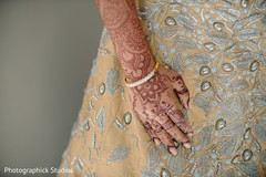 Marvelous Indian bride mehndi art. Marvelous Indian bride mehndi art.