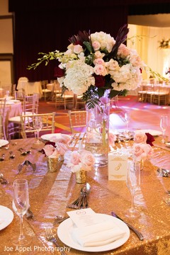 Floral arrangement design for the table center pieces Floral arrangement design for the table center pieces