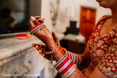 Bridal jewelry and mendhi design from the Indian bride Bridal jewelry and mendhi design from the Indian bride