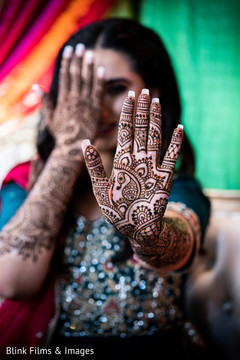 Marvelous Indian bridal mehndi capture. Marvelous Indian bridal mehndi capture.
