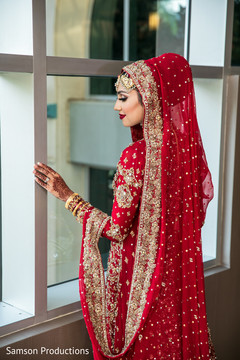Amazing sari worn by the maharani for the Indian wedding Amazing sari worn by the maharani for the Indian wedding