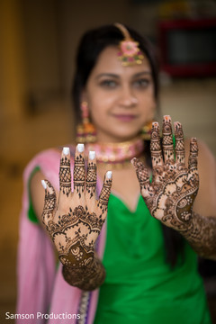 Fantastic bridal mehndi art Fantastic bridal mehndi art