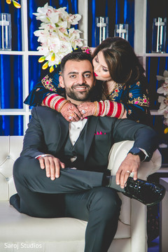 Glamorous Indian bride and groom style. Glamorous Indian bride and groom style.