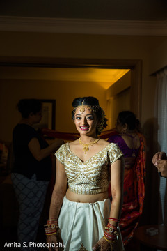 Capture of gorgeous maharani as she gets ready to say "I do" Capture of gorgeous maharani as she gets ready to say "I do"