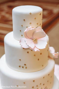 Wonderful Indian wedding cake. Wonderful Indian wedding cake.