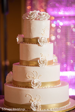 Details of the delicious Indian wedding cake Details of the delicious Indian wedding cake