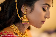Magnificent Indian bridal golden hair accessory. Magnificent Indian bridal golden hair accessory.