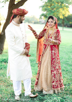 Elegant Indian bride and groom's wedding ceremony fashion Elegant Indian bride and groom's wedding ceremony fashion