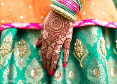 Dazzling mehndi design on display by the maharani Dazzling mehndi design on display by the maharani