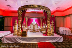 Fabulous golden mandap Fabulous golden mandap