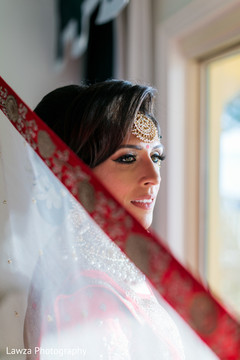 Enchanting Indian bride ceremony look. Enchanting Indian bride ceremony look.